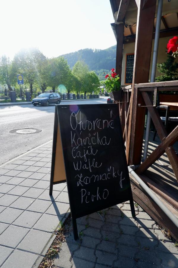 Penzión pre hostí Kuzelna Spajza *